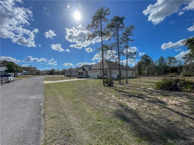 2 Chrysanthemum Court, Homosassa, FL 34446