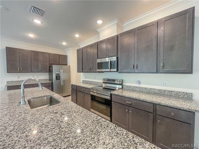 2 Chrysanthemum Court, Homosassa, FL 34446