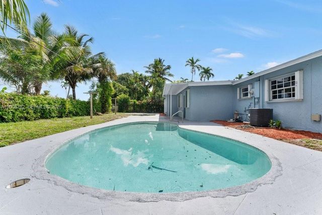 3841 NW 7th Pl, Lauderhill, FL 33311