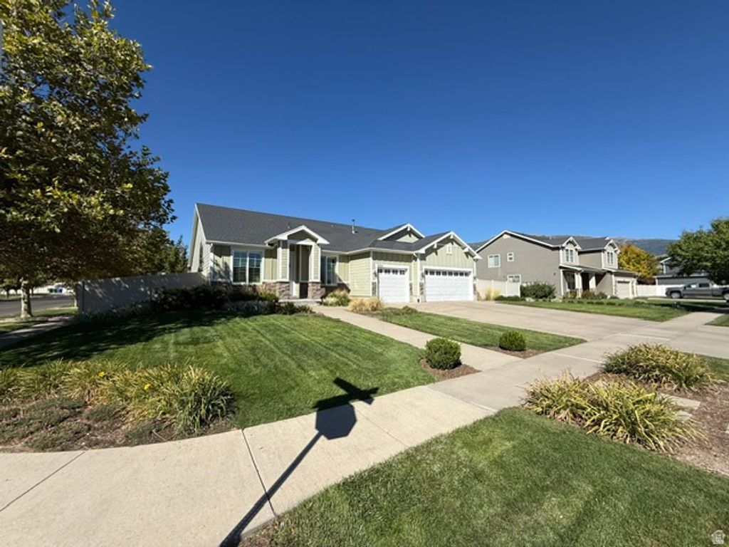 2054 W LOVELAND CT, Farmington, UT 84025 — exterior