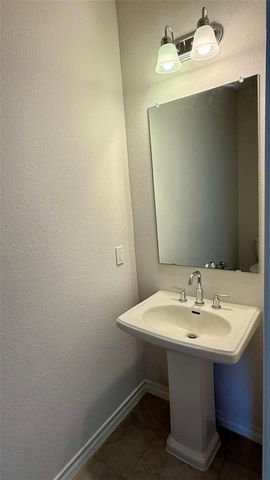 712 Long Run, Liberty Hill, TX 78642