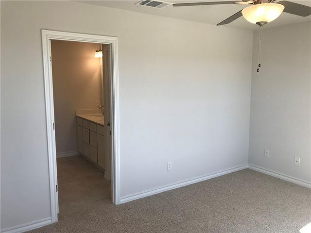 712 Long Run, Liberty Hill, TX 78642