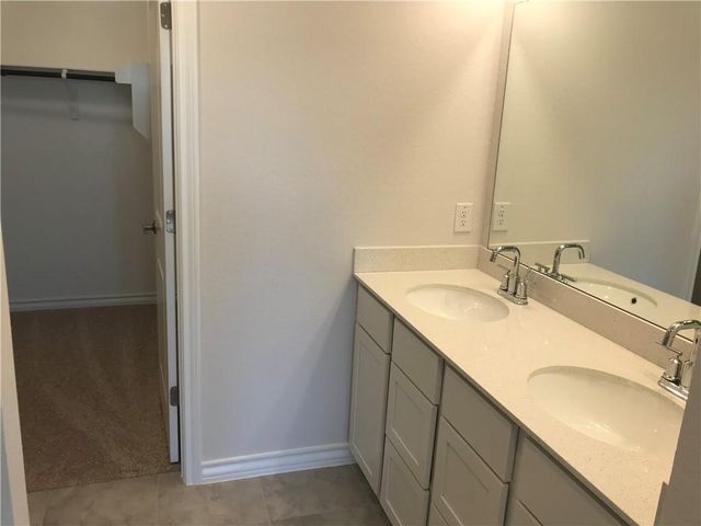 712 Long Run, Liberty Hill, TX 78642