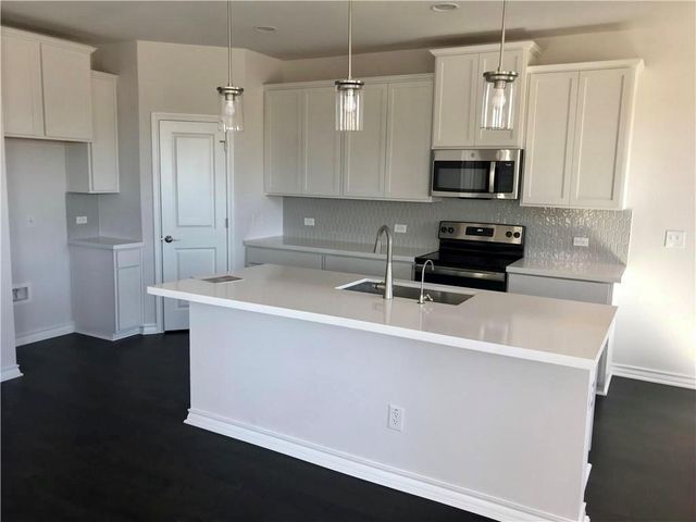 712 Long Run, Liberty Hill, TX 78642