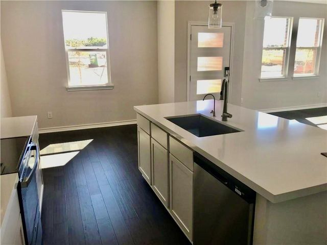 712 Long Run, Liberty Hill, TX 78642