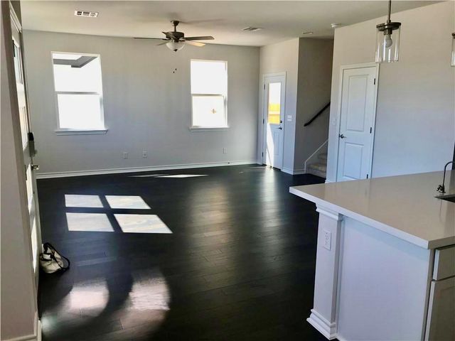 712 Long Run, Liberty Hill, TX 78642