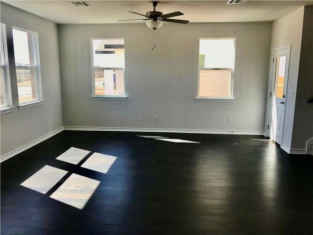 712 Long Run, Liberty Hill, TX 78642