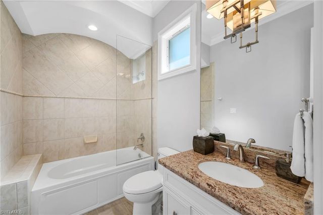 590 Putter Point PL, Naples, FL 34103