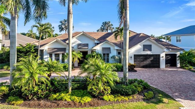 590 Putter Point PL, Naples, FL 34103