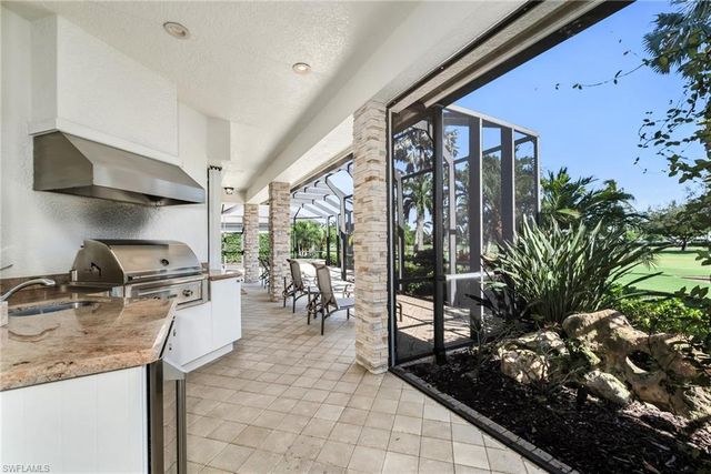 590 Putter Point PL, Naples, FL 34103