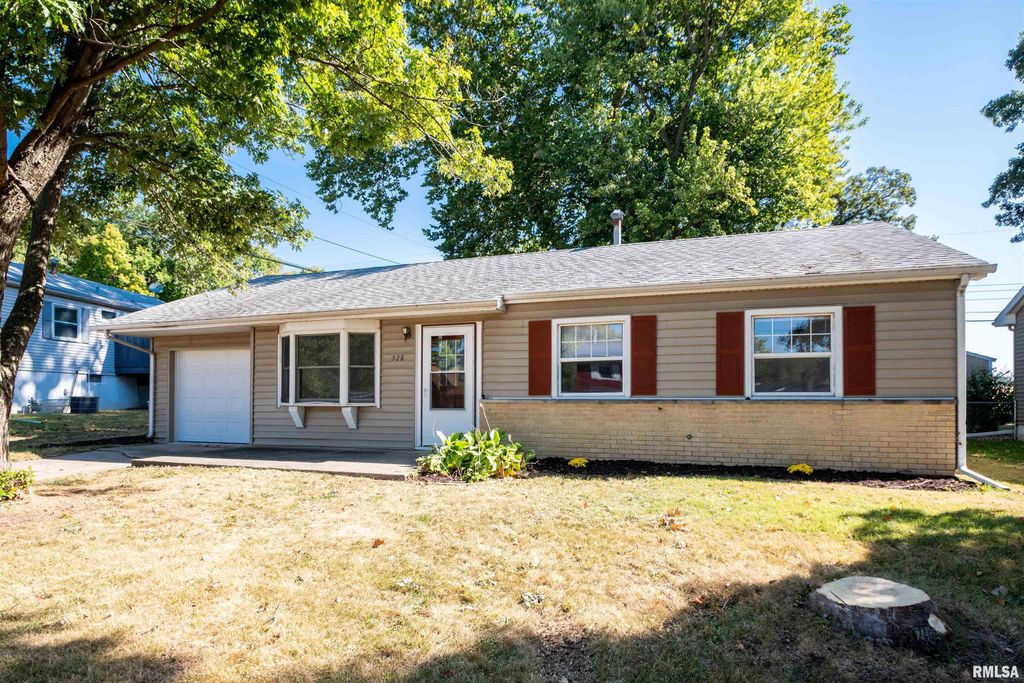 328 DUNDEE Road, East Peoria, IL 61611