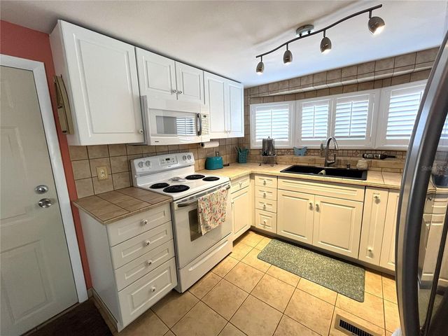 2314 PENNSYLVANIA AVENUE, Bradenton, FL 34207