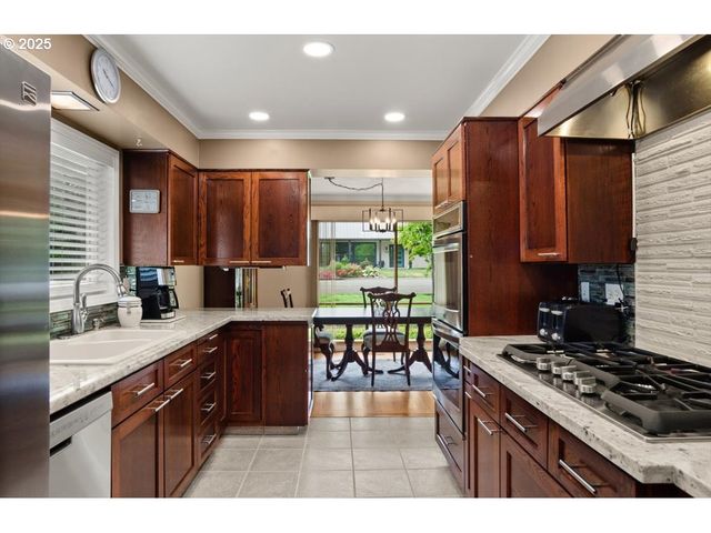 9845 Sw EAGLE Ln, Beaverton, OR 97008