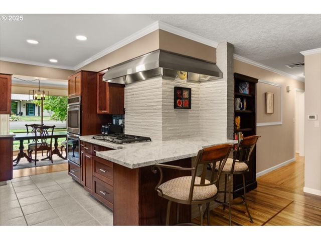 9845 Sw EAGLE Ln, Beaverton, OR 97008