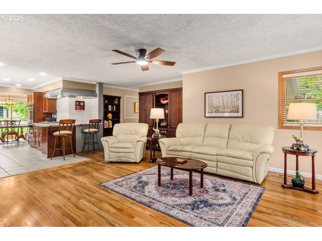 9845 Sw EAGLE Ln, Beaverton, OR 97008