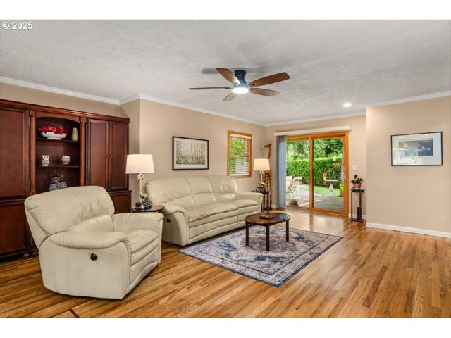 9845 Sw EAGLE Ln, Beaverton, OR 97008