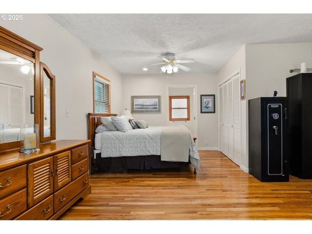 9845 Sw EAGLE Ln, Beaverton, OR 97008