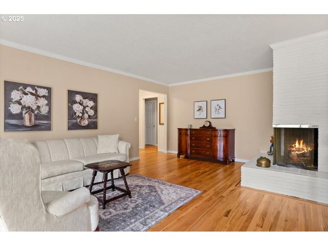 9845 Sw EAGLE Ln, Beaverton, OR 97008