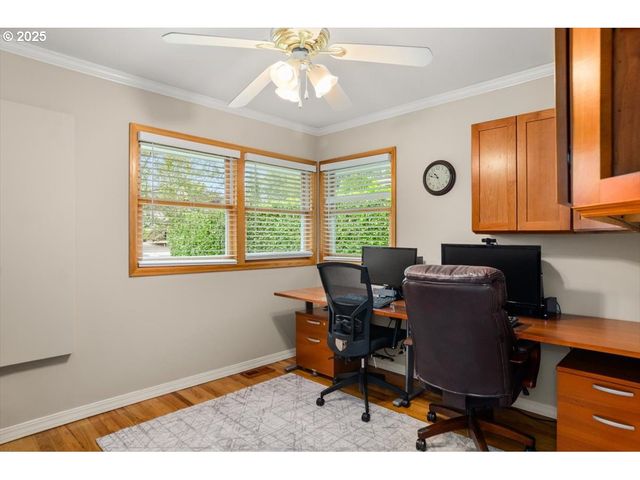 9845 Sw EAGLE Ln, Beaverton, OR 97008