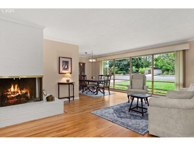 9845 Sw EAGLE Ln, Beaverton, OR 97008