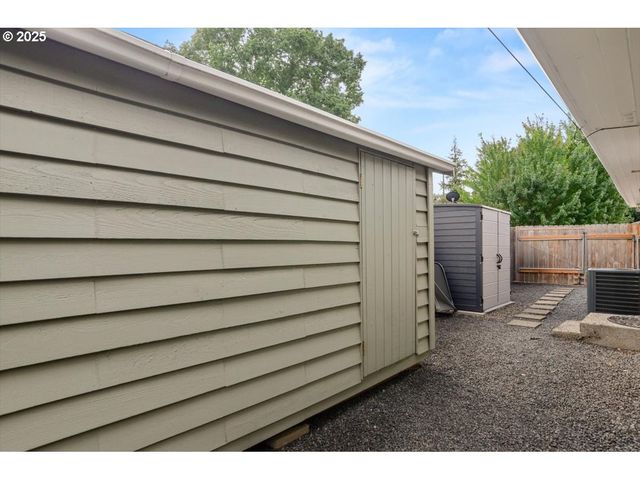 9845 Sw EAGLE Ln, Beaverton, OR 97008