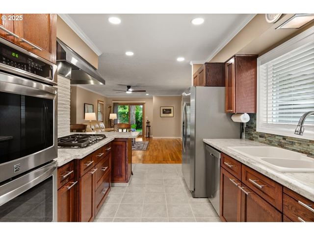 9845 Sw EAGLE Ln, Beaverton, OR 97008