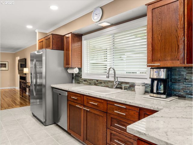 9845 Sw EAGLE Ln, Beaverton, OR 97008