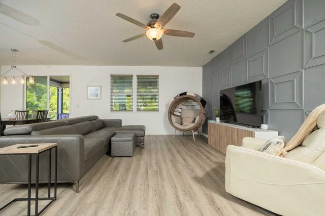 375 La Mancha Dr, St Augustine, FL 32086