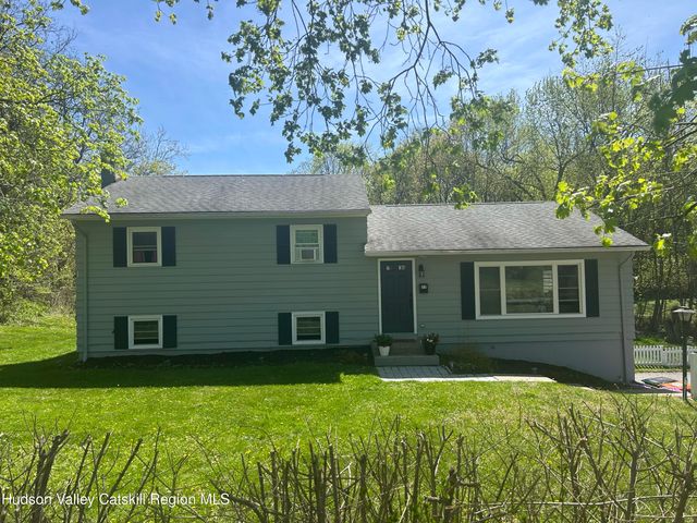 22 Caywood Road, Poughkeepsie, NY 12603