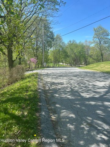 22 Caywood Road, Poughkeepsie, NY 12603