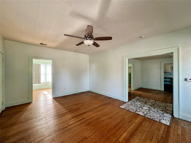 1702 S 19th Street, Chickasha, OK 73018