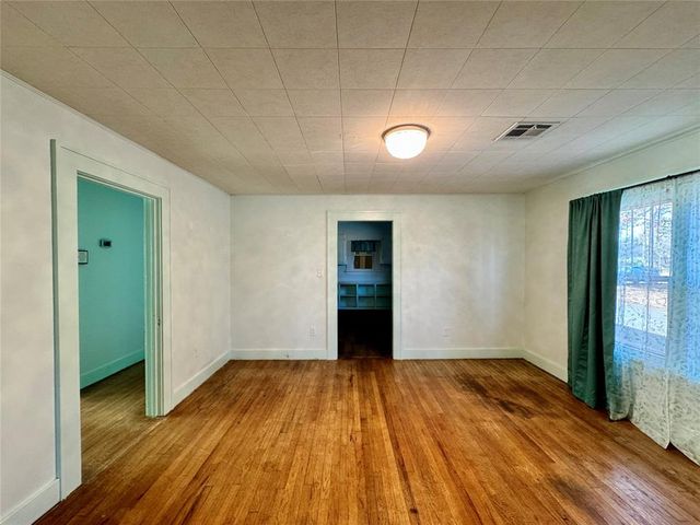 1702 S 19th Street, Chickasha, OK 73018