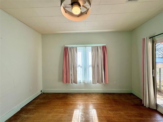 1702 S 19th Street, Chickasha, OK 73018