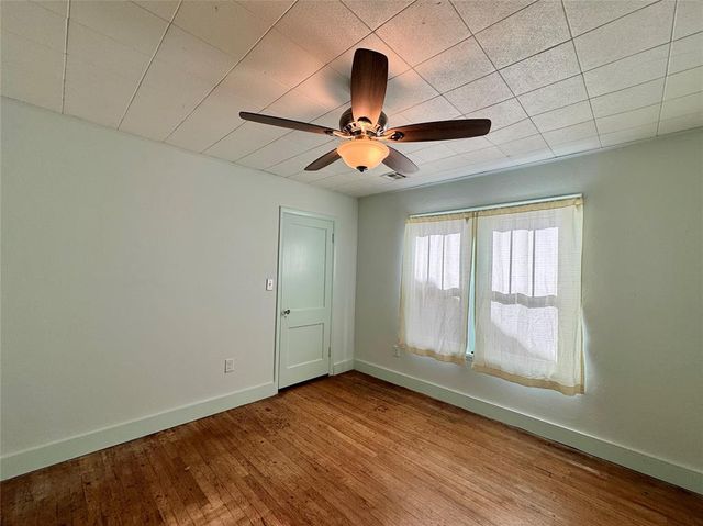 1702 S 19th Street, Chickasha, OK 73018