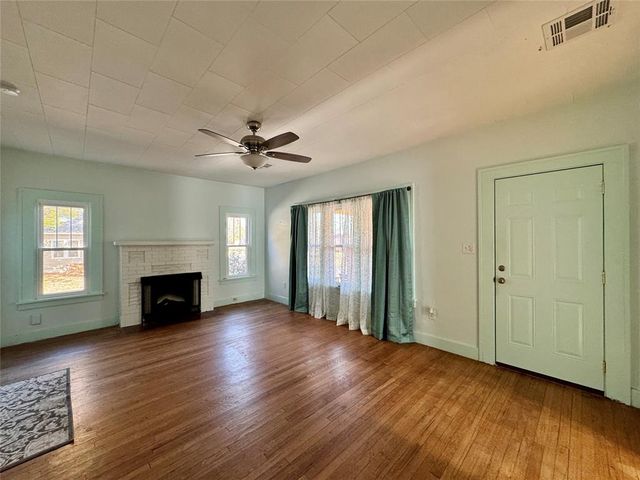 1702 S 19th Street, Chickasha, OK 73018