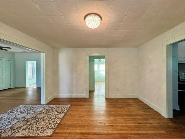 1702 S 19th Street, Chickasha, OK 73018