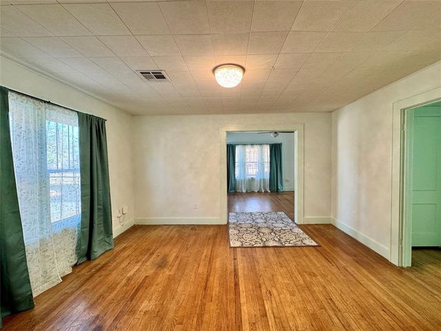 1702 S 19th Street, Chickasha, OK 73018