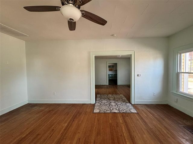 1702 S 19th Street, Chickasha, OK 73018