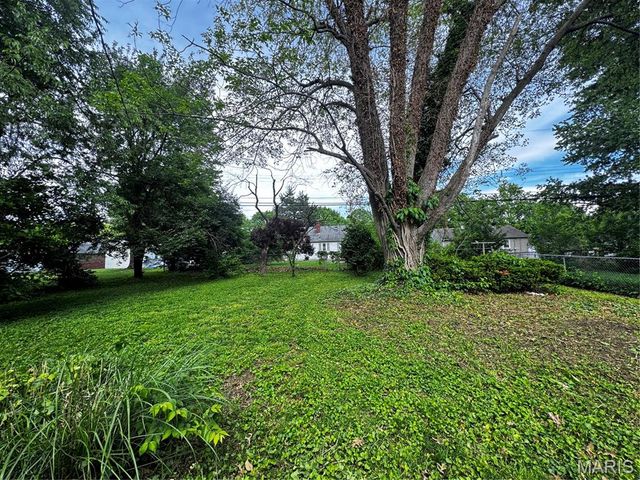 1610 Berkley Lane, Belleville, IL 62226