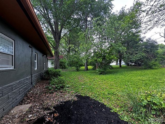1610 Berkley Lane, Belleville, IL 62226