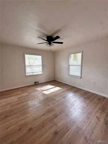 1610 Berkley Lane, Belleville, IL 62226