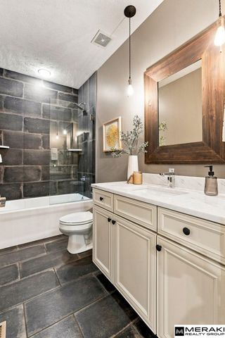 19826 Chicago Street, Omaha, NE 68022