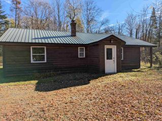 7 Cedric Road, Pittsburg, NH 03592