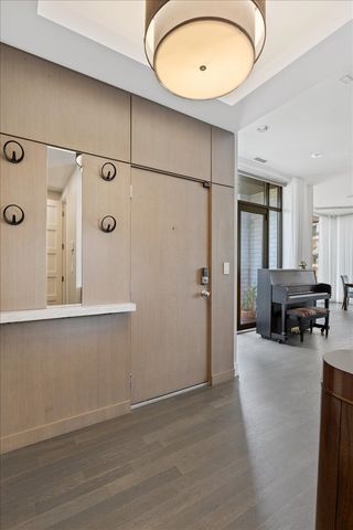 2138 N Damen Avenue 2, Chicago, IL 60647