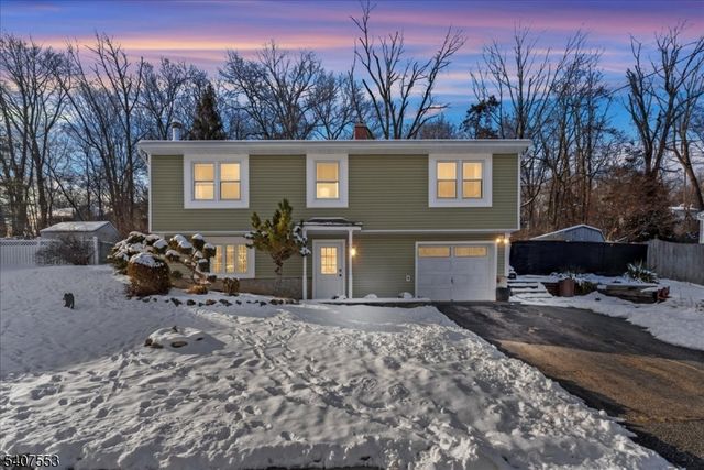 78 Red Twig Trl, Bloomingdale Boro, NJ 07403