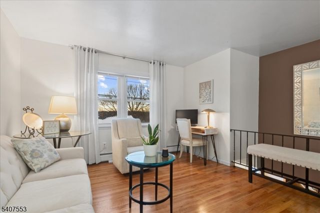 78 Red Twig Trl, Bloomingdale Boro, NJ 07403