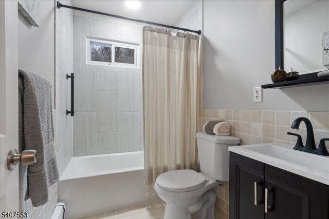 78 Red Twig Trl, Bloomingdale Boro, NJ 07403