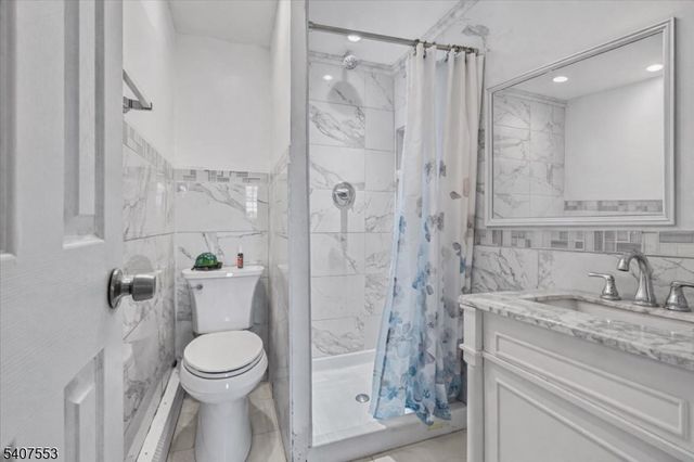 78 Red Twig Trl, Bloomingdale Boro, NJ 07403