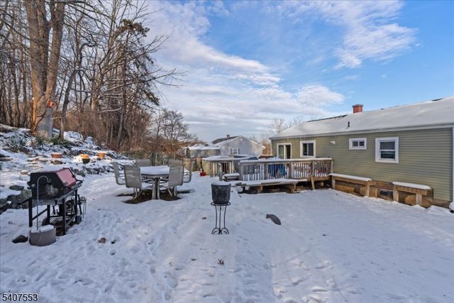 78 Red Twig Trl, Bloomingdale Boro, NJ 07403