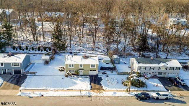 78 Red Twig Trl, Bloomingdale Boro, NJ 07403